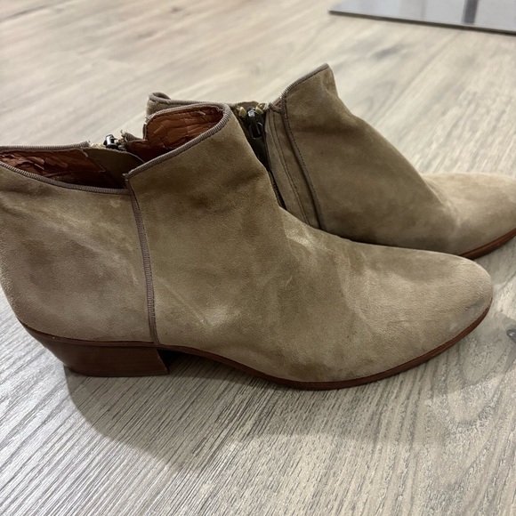 Sam Edelman Women’s Size 8.5 Ankle Boots Petty Putty Suede Bootie Beige Shoe - Picture 1 of 11